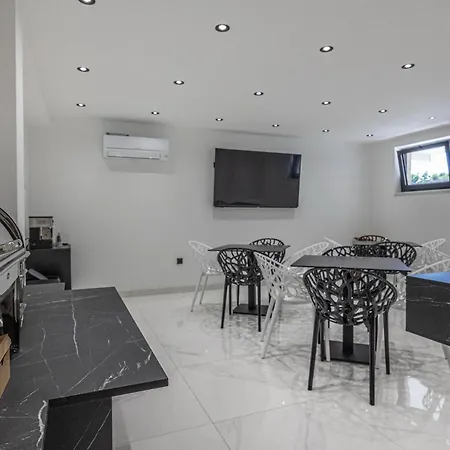 Apartment Amazing In *
